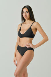 Reggiseno a triangolo nero senza ferretto con coppe estraibili