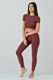 Ilena Seamless Microfiber Short-Sleeved Sporty Crop T-Shirt